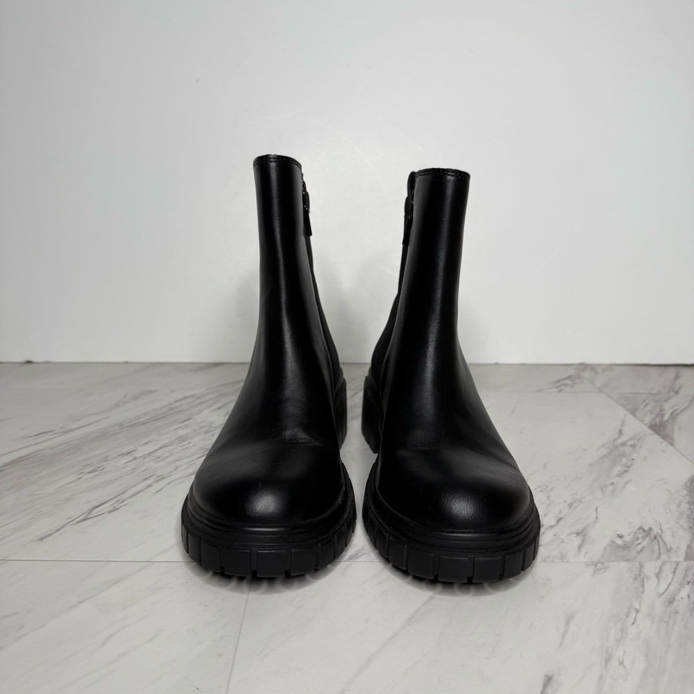 Blondo Prestly Black Leather Bootie 7 1/2 M - Picture 2 of 14